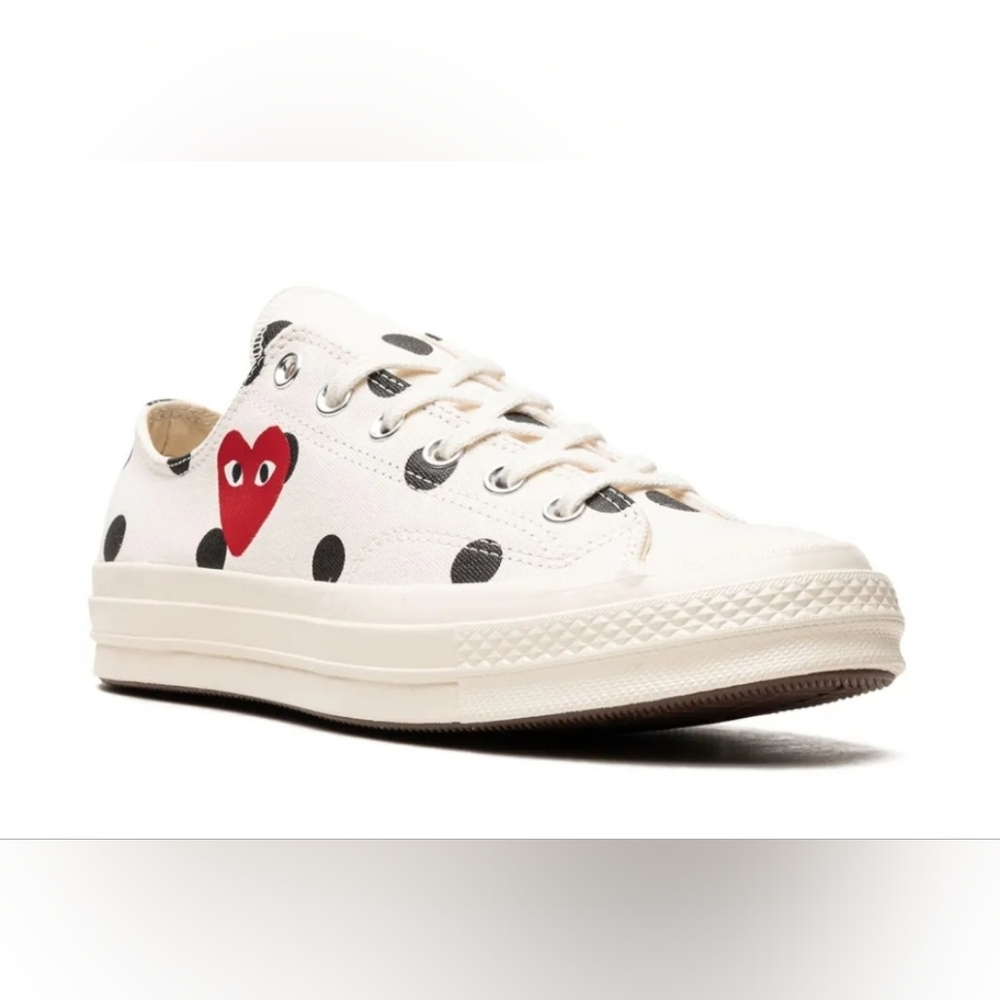Comme des Garcons PLAY White and Black Sneakers with Heart Design - Picture 10 of 10
